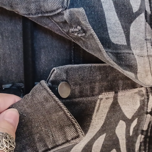 DOLLSKILL TRICKZ N TREATZ 2X SKELETON BONES ON FRONT AND ARMS GREY DENIUM JACKET - Picture 7 of 13